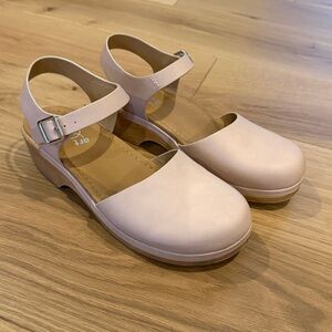 Cat And Jack Blush Pink Clogs Size 3 Girls Buckle Closure